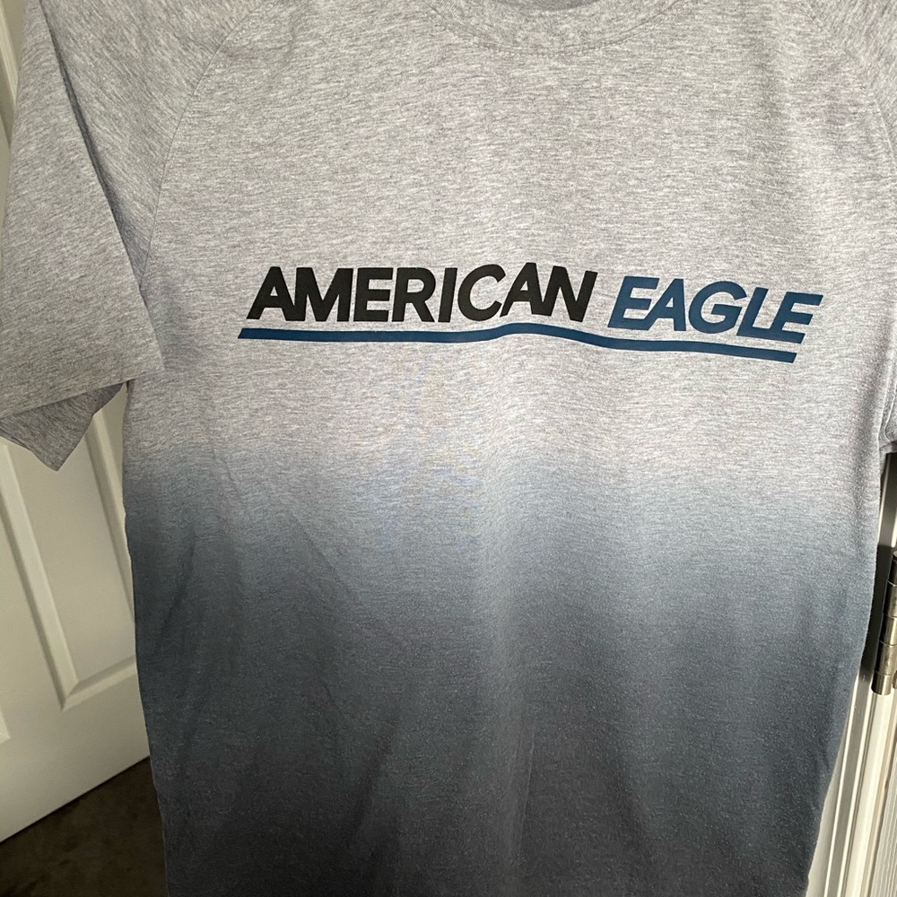 American Eagle Tee-shirt